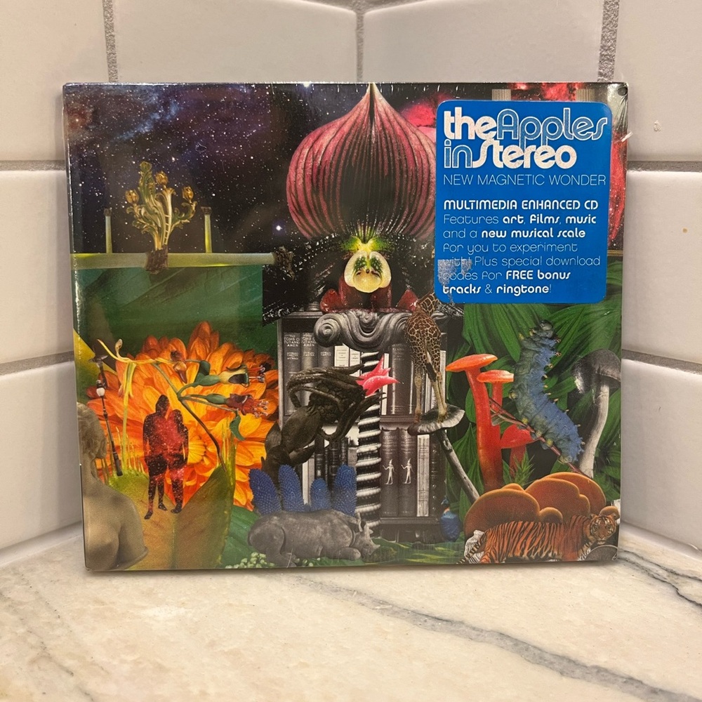 The Apples in Stereo - “New Magnetic Wonder” CD